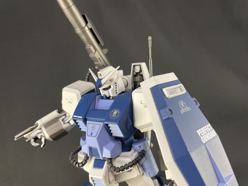 ガンダムベース限定アイテムに付属していたシールを、それらしい位置に配置。さらに「ありそう」に。