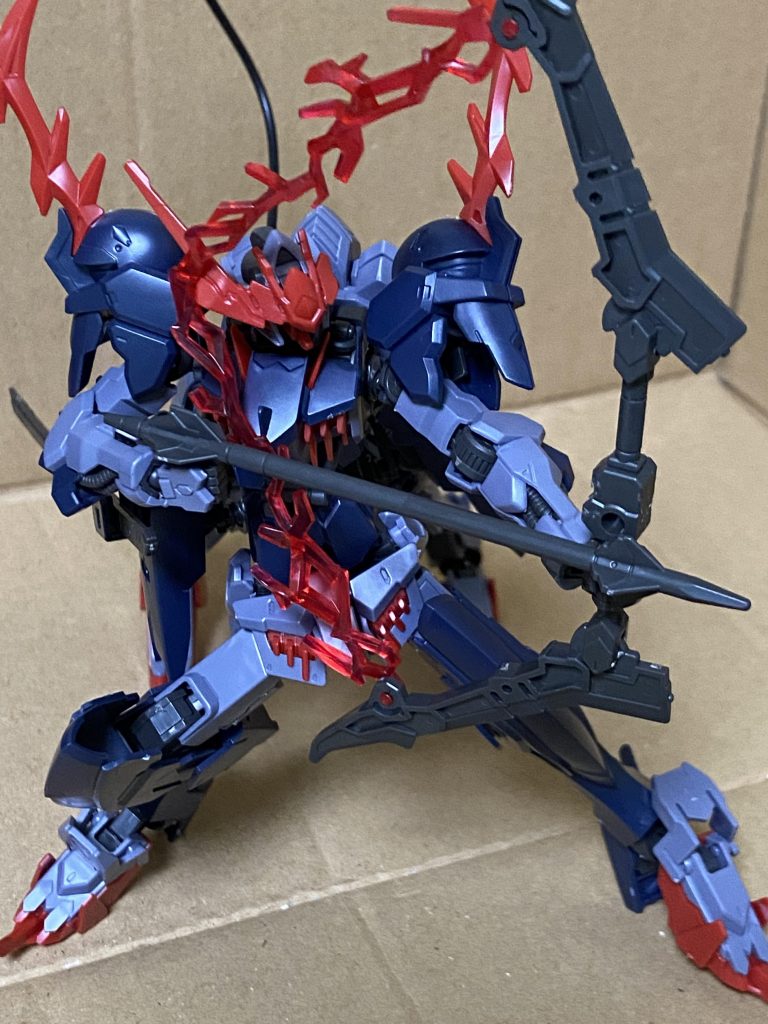 このキットの魅力の1つはなんと言ってもこのラウズダインスレイブ、プレバン以外でダインスレイブが付属してるキットは貴重なので迷わず買いましたよこれでまた改造の幅が広がります。