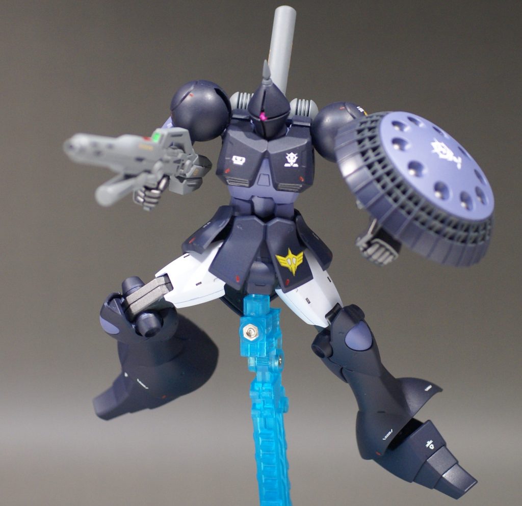 ガーベラテトラのライフルを装備させました。