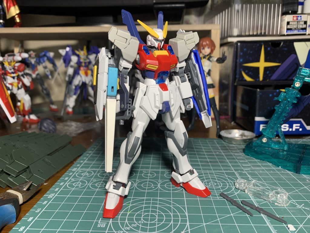 こちらから製作過程になります。まずはパーツの組み合わせから。スターバーニングやストライクをベースに、ケルディムやハルートのパーツで個性を出してみました。