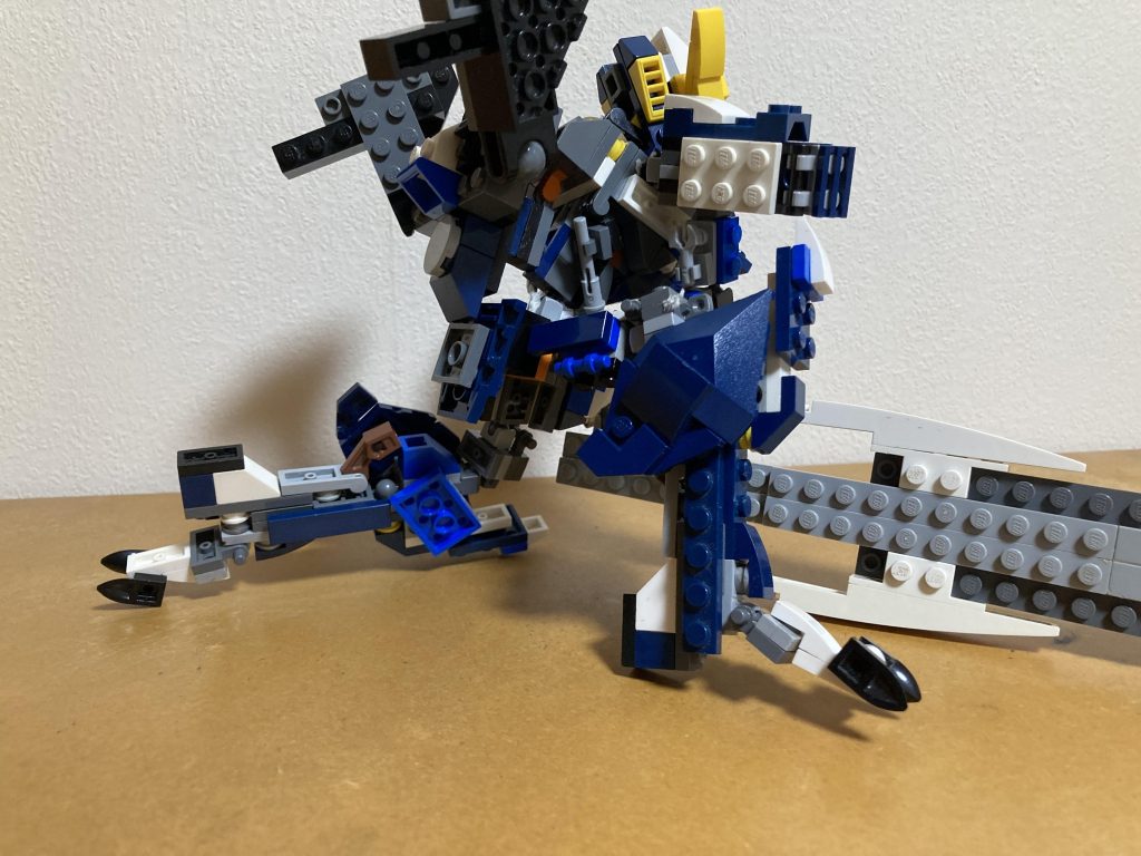 以前のバルバトスよりも関節の可動範囲が広がったので膝立ちも可能です。