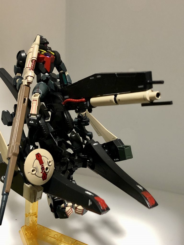 勿論アーマー状態に分離し、左右のバランスが良い様にキャノンはセンターへプチ要塞化してますが強襲重爆撃機というとこで一つ閲覧ありがとうございました