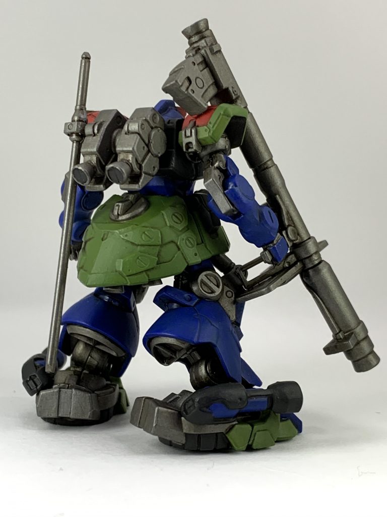 背面。アーティファクトならではのアレンジがカッコ良い✨