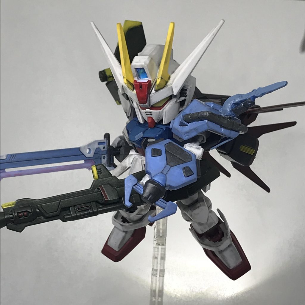 武器はアグニの持ち手を側面から出るように改造しました。（シールドで見えてないですけど・・・）