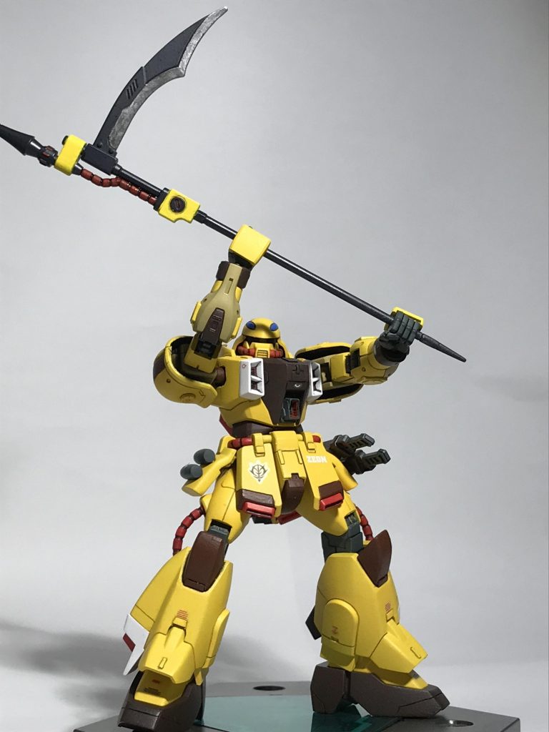 背中にマウントしているメイン武器