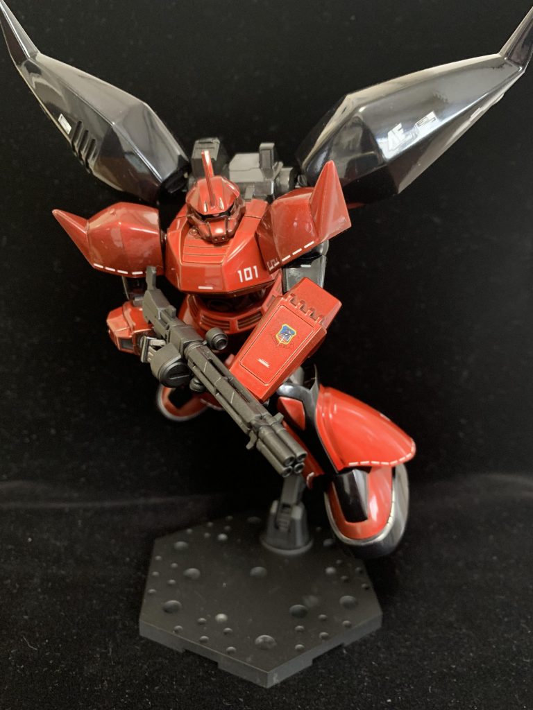 デカールはガンダムデカールとモデルカステンのラインデカールを使用。ジョニーライデン機だと本来なら「010」にすべきなんですが、あくまでテスト機という事で適当に。