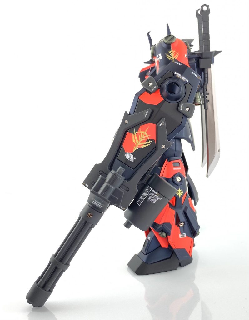 左腕はhgucグフカスタムから丸ごと移植。無加工で付けられました。