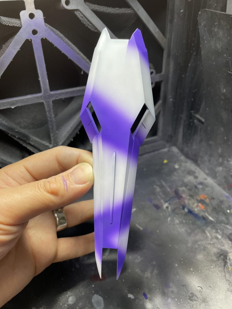 1発勝負でバイオレットのペイントで遊びました。希釈とハンドピースの距離に気をつけましたが綺麗に出来ました。