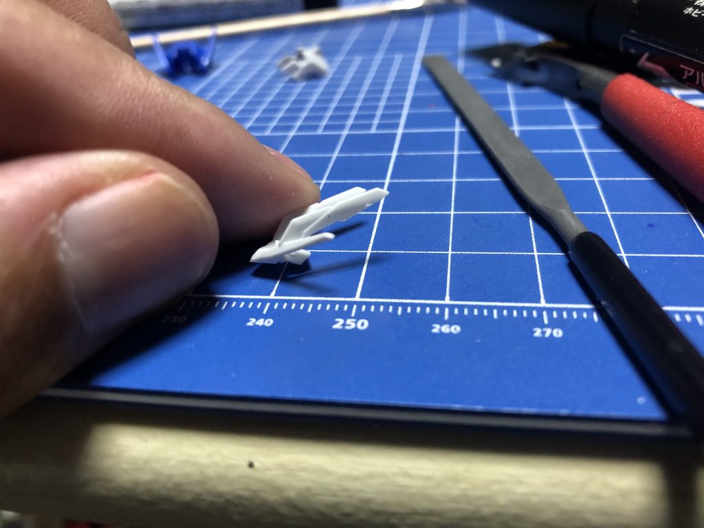 今回初めてアンテナのフラッグ落としに挑戦してみました。大して削ってないのですが、今にも折ってしまいそうで怖すぎますw