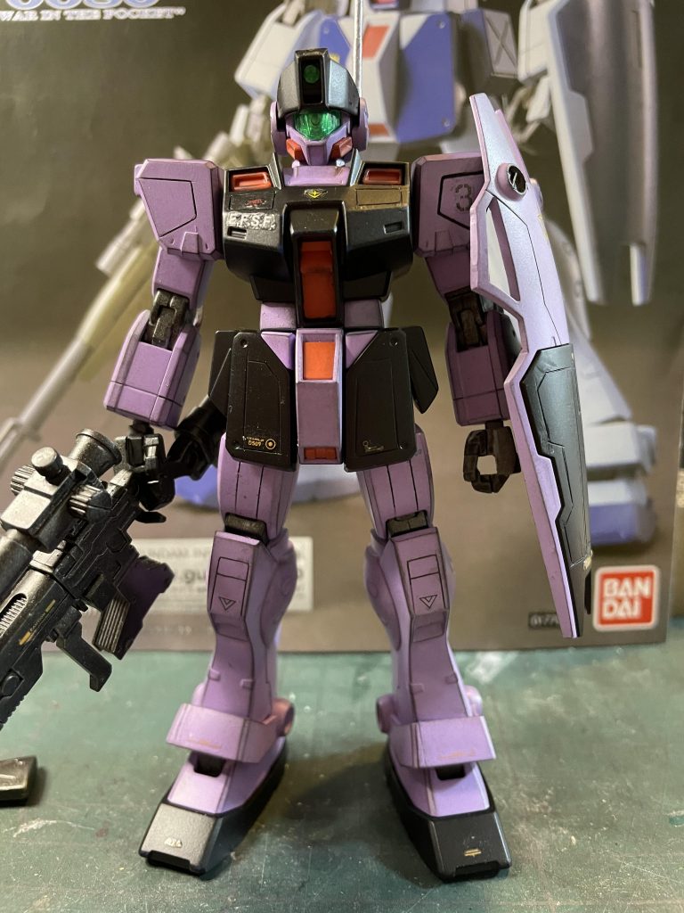 今回は半艶コーティングで仕上げてみました。最初より落ち着いた感じが出たように思いますがやはりドムカラー💦自分のいい加減な作業と確認不足がこのような結果になってしまいました。しかし沢山の事をチャレンジしたのも事実なのでこの機体で色々と学んだつもりです。次はこの反省を活かして制作して行きたいと思います。楽しかった😊最後まで見て頂きましてありがとうございます。