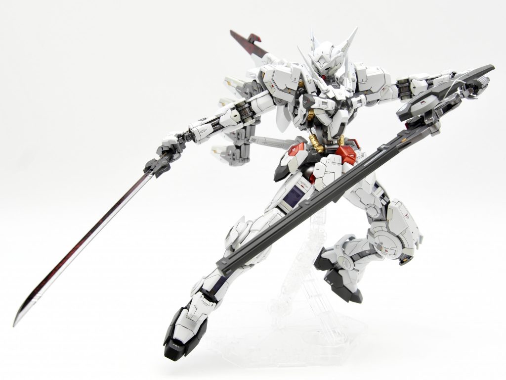 太刀武装については鞘を追加