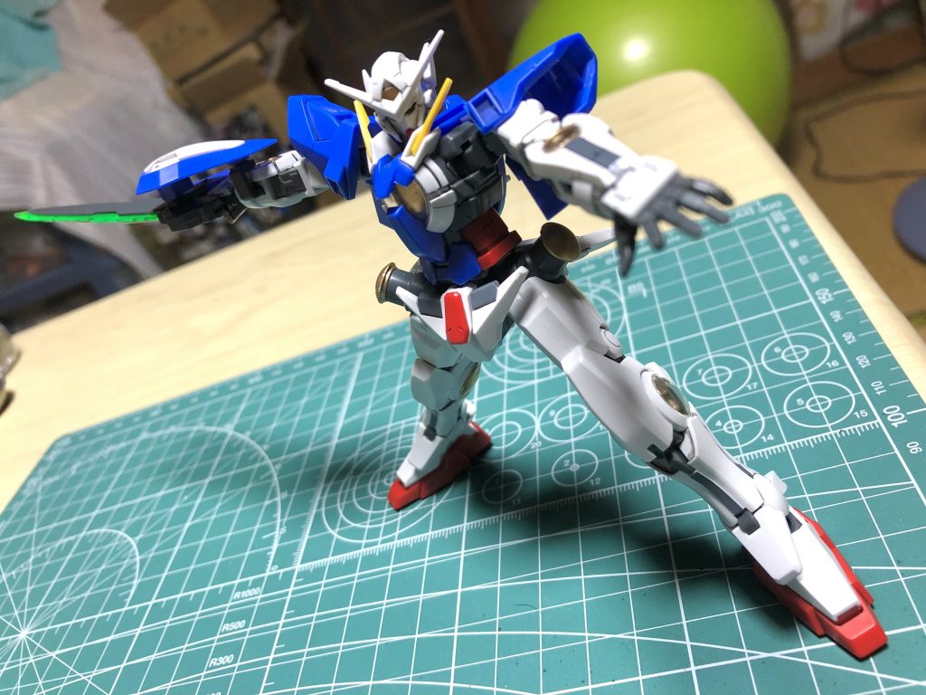 武装はシンプルなので、身軽さを活かしたポーズが映えます。