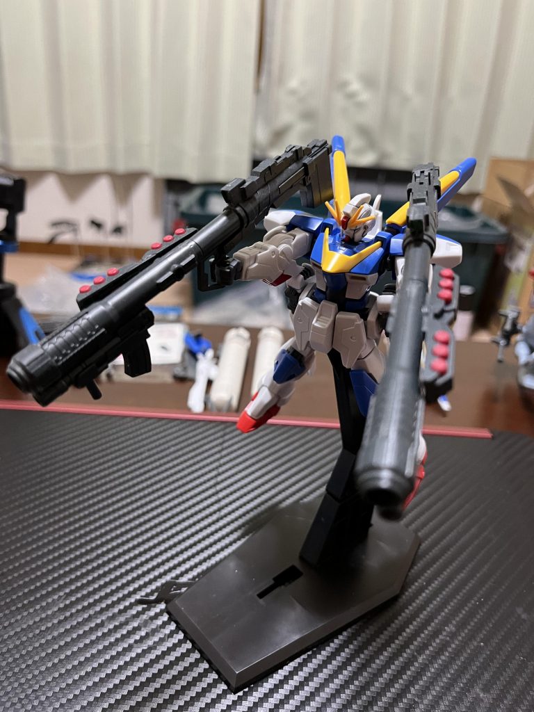 　装備はヴェスバーに加え、バズーカを装備。これは既存のビームライフルを連邦が用意出来なかったためです。無論、バズーカではビームシールドには通用しません。バズーカを直撃させMSの態勢を崩し、その隙にヴェスバーを打ち込む戦法を取ります。