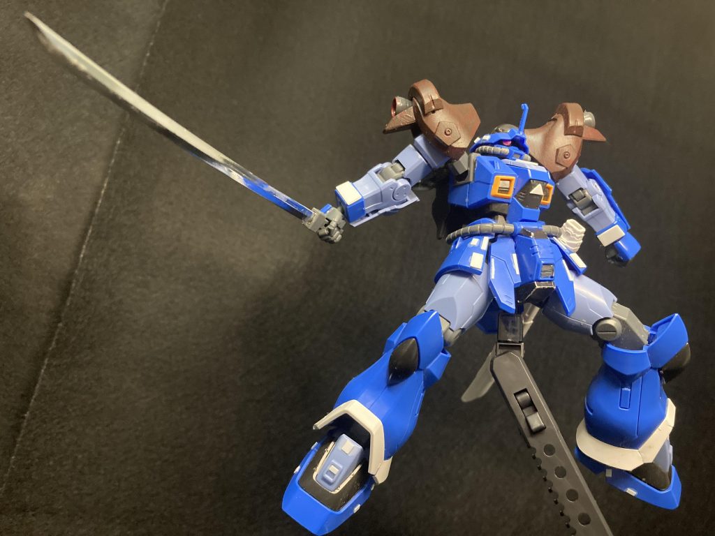 決めポーズ！！反射で顔が写っててもおかしくないぐらいこの刀反射しますねwwさすがメッキ！そして！ いいねや一言でも！コメントしてくれるととてもモチベーションめっちゃ上がります！！（前回の嬉しかった）なんとなんと！GUNSTAを初めて1年が経過しました！！！パチパチパチパチパチ！（うざくなった）まあ記念と言いますか……まあ考えてますので！そちらも見かけたらぜひ！皆さん！今年もウアオの制作場！ を！よろしくお願いします！ご観覧頂きありがとございました！（前回Twitterリンクの都合で写ってなかったので今しました）