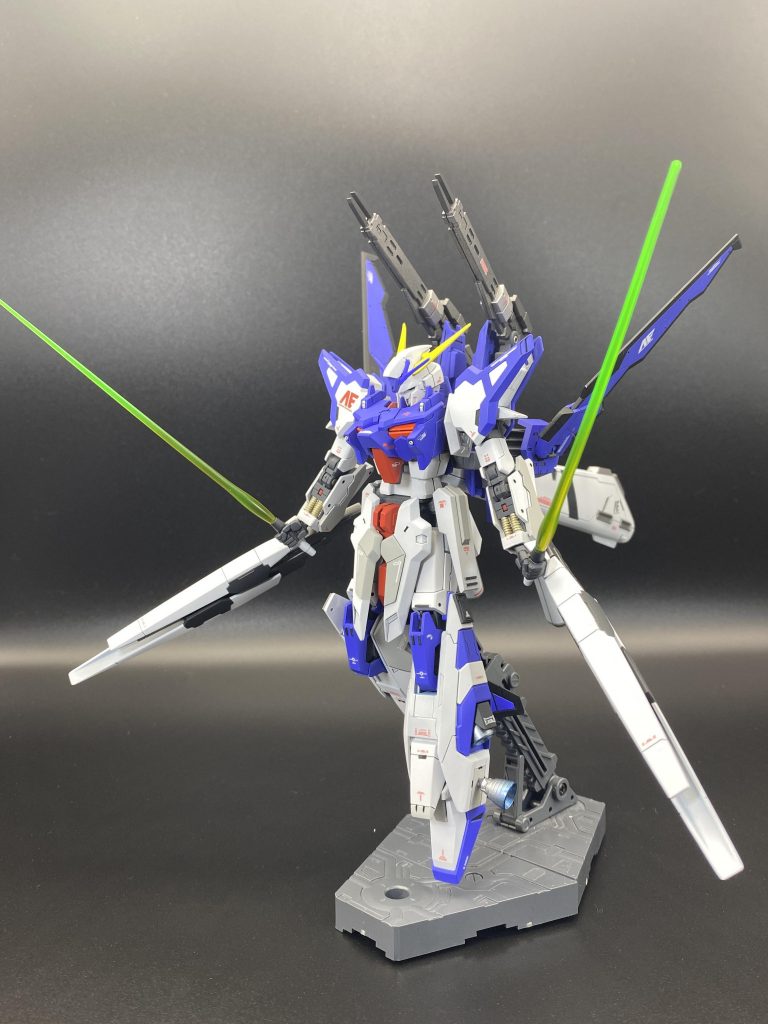 サーベルはグラデーションで仕上げました。最近足閉じる系のポーズが好み