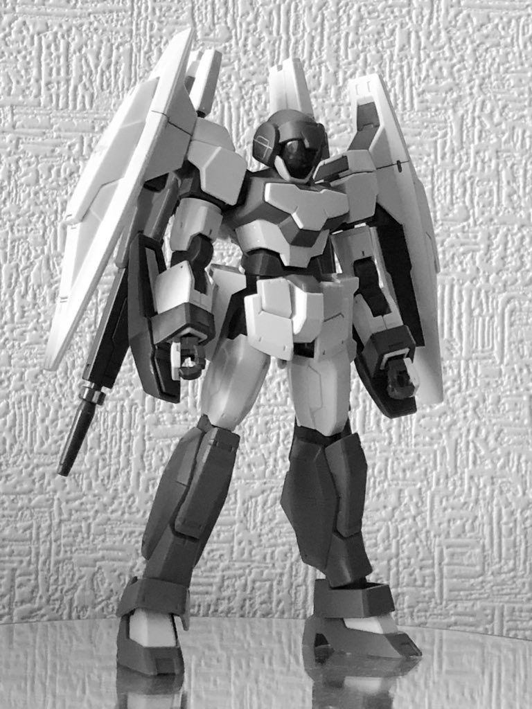 ここからは製作編最初はこんな感じでミキシングしていました。肩にスラスターが…