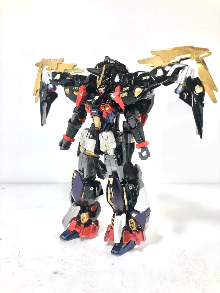 MS形態オリジナル機体とは比べ物にならないくらい塗装をガラッと変えてみましたが、できた時は『誰だよ！？』と言ってしまいました（笑）