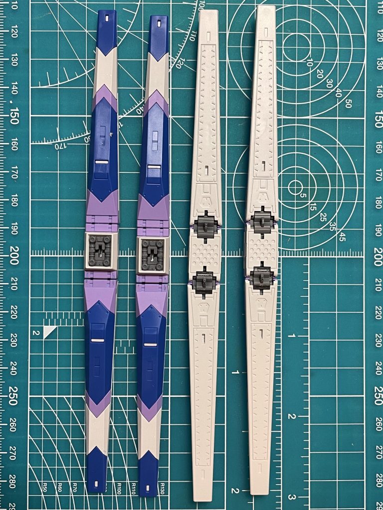 ファンネル!全部で6基!作るの面倒臭いとかいう声も聞こえますが、ですがこれまたかっこいい!だから私は面倒だとは思いませんでした〜笑これはまだ色バランスを決定してない時に撮ったモノです。今思えば、この紫色も悪くなかったな…うん…