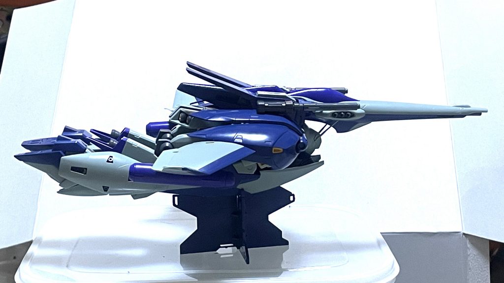 BWSがあまりにも分厚くてとてもブサイクに見えたので、ちょいいぢり。原因はシールドのマウントアダプターのせいなので、これを介さずシールドをリガズィ本体に取り付けできればかなり薄くなります。これで2センチくらい薄くなってます。