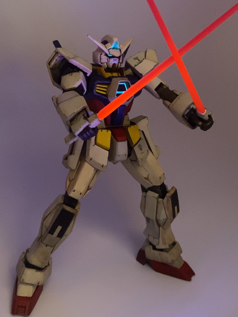 アセムといえばビームサーベル二刀流ですよね！蛍光塗料なのでブラックライトで光ります！初めてしましたがかっこいいですね！✨