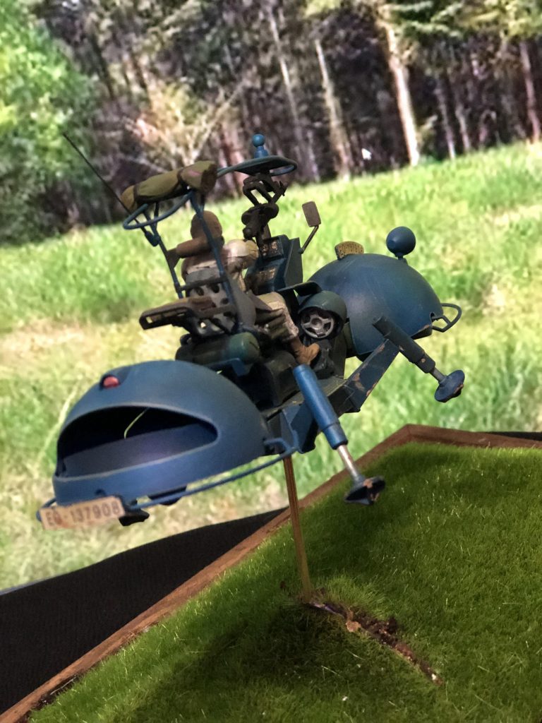 シート横に偵察用の三脚を置いたのですが艶消し黒にしたのでほぼフレームと化しました。。。orz