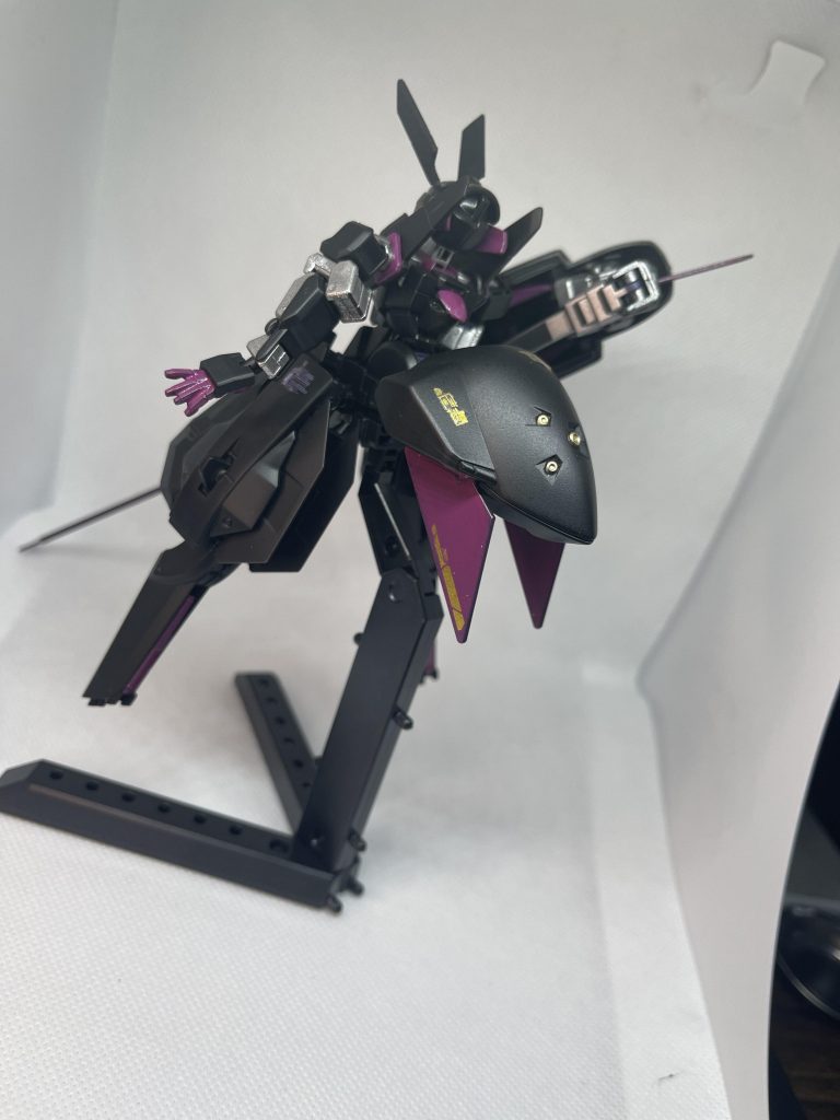 おしりも色分け、デカールにこだわってカッコ可愛くしたつもりです🐰