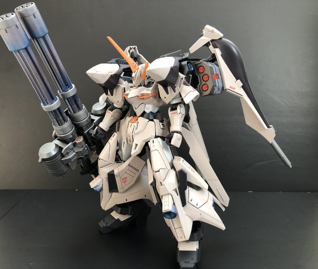 機体名　Dritter Wolf（ドリッターヴォルフ）リーベンヴォルフカスタムの巨大ツインガトリングガンに魅了され製作に至りました。