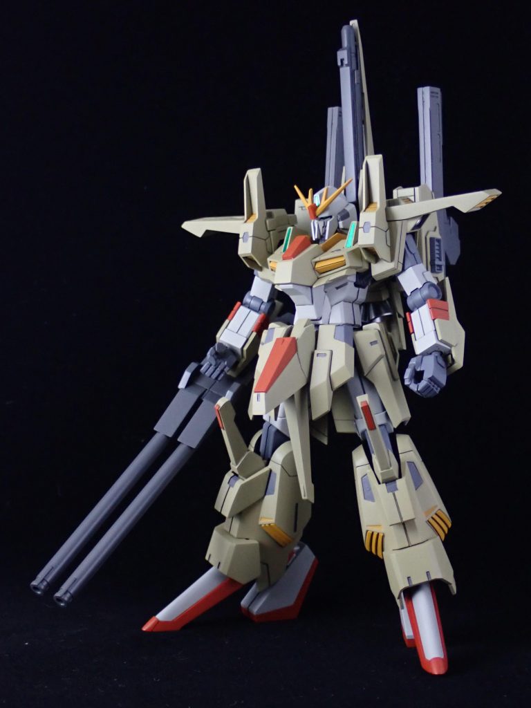 余剰パーツで入っていたZⅡのカカトを使いたかったので。手首の延長パーツ(ポロリしやすくてストレスだった)も外しています。サイドスカートを少し短くしています。