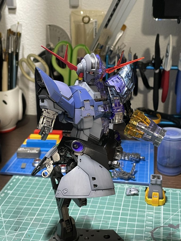 我慢出来ずに少し組んだ状態です😅モノアイもシールのままです💦