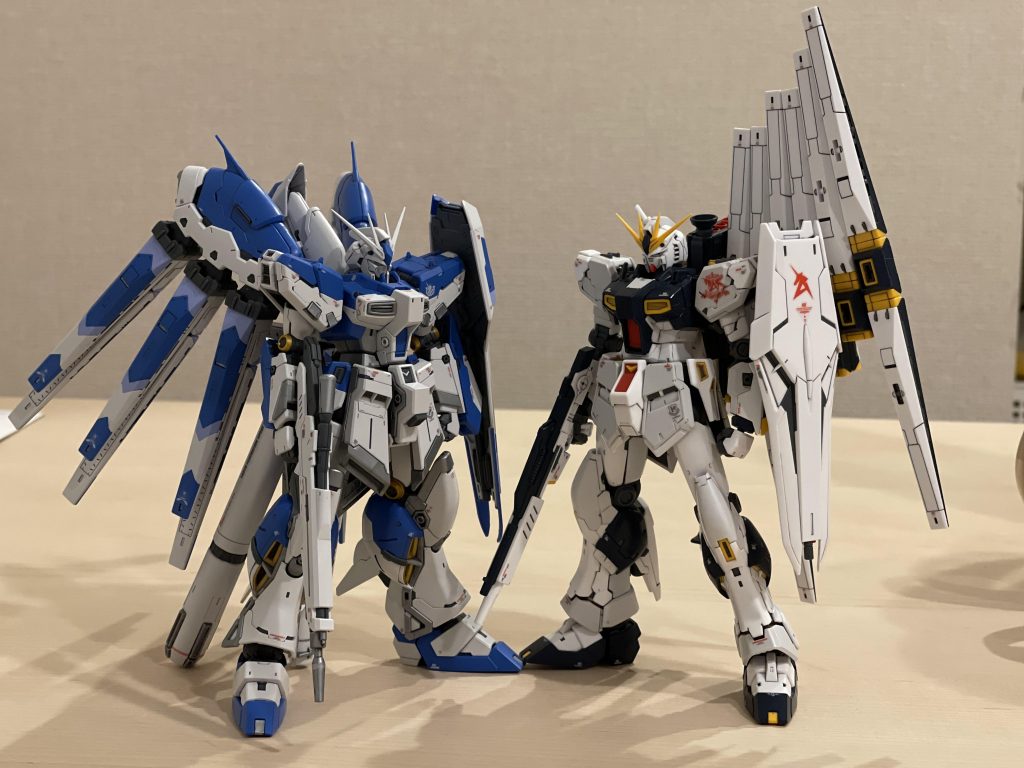 νと。スタイルが全然違って並べると面白いです。