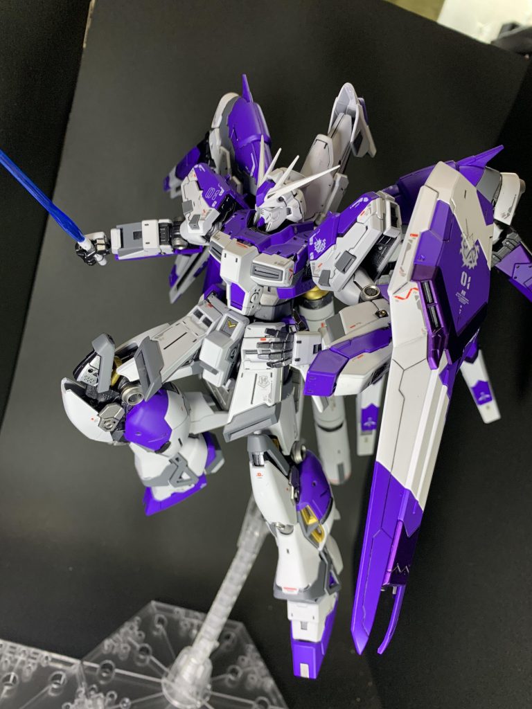 RG Hi-νガンダム–3枚目/制作者：こずみ