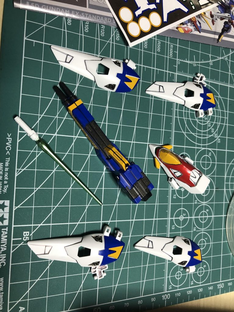 武装へのちょい塗りです。ウィングバインダーは今ならもうちょっと頑張れるかもしれないです^_^;