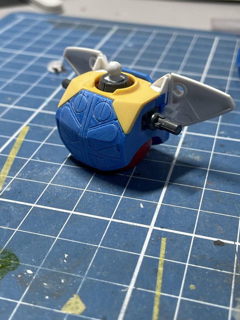 胸部は本来展開するところなのでかなり深めに彫ってます。