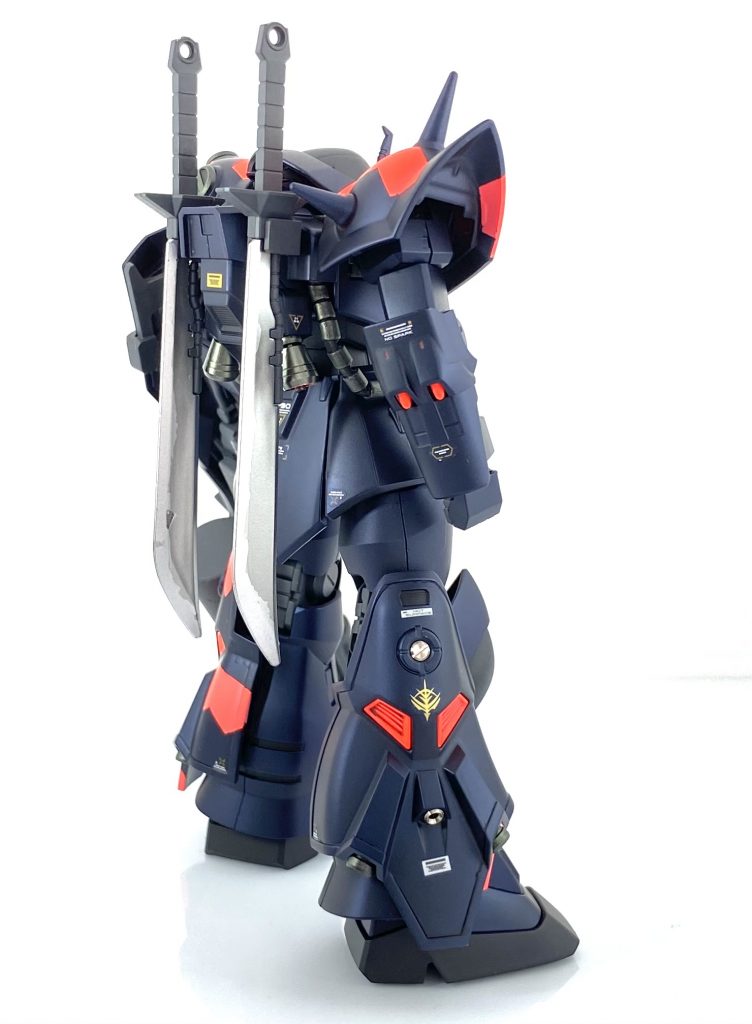 ヒートサーベルはガイアのEXシルバーの上からマスキングゾルでマスクしてブレードシルバーで塗装穴埋めにメタルパーツをチラホラ