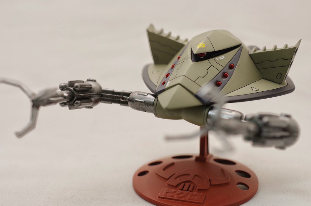 アーム部分は後ハメ加工を施し、ガンメタで塗装しました。