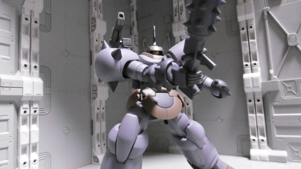 金棒型ビームライフルの射撃は撮ってませんが、肩ライフルと合わせて普通に使います。基本は金棒で殴って、