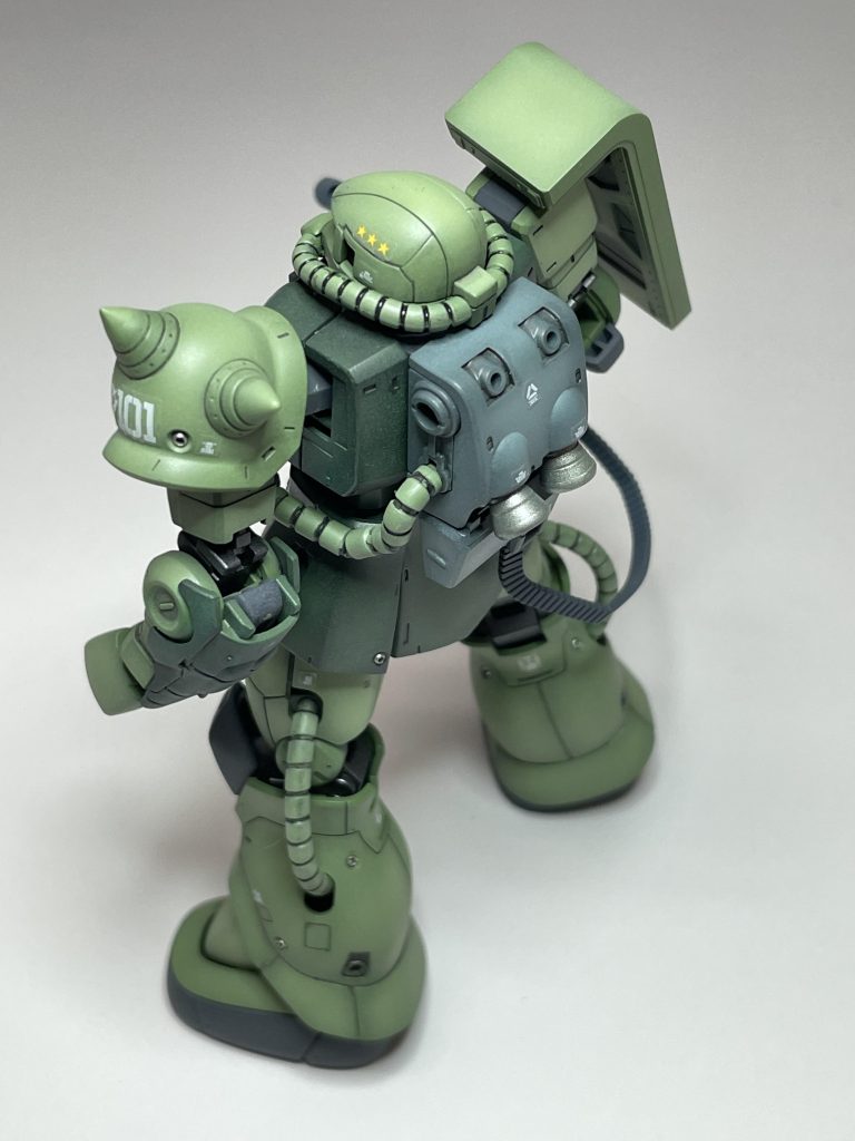 マーキング類はシールなので局面の追従性は良くないですが、やむを得ません。この夏は「ククルス・ドアンの島」が映画化されるのですが、少しデザインが変わるみたいですね。オリジンシリーズのザクのキットがたくさん発売されることを期待しています。