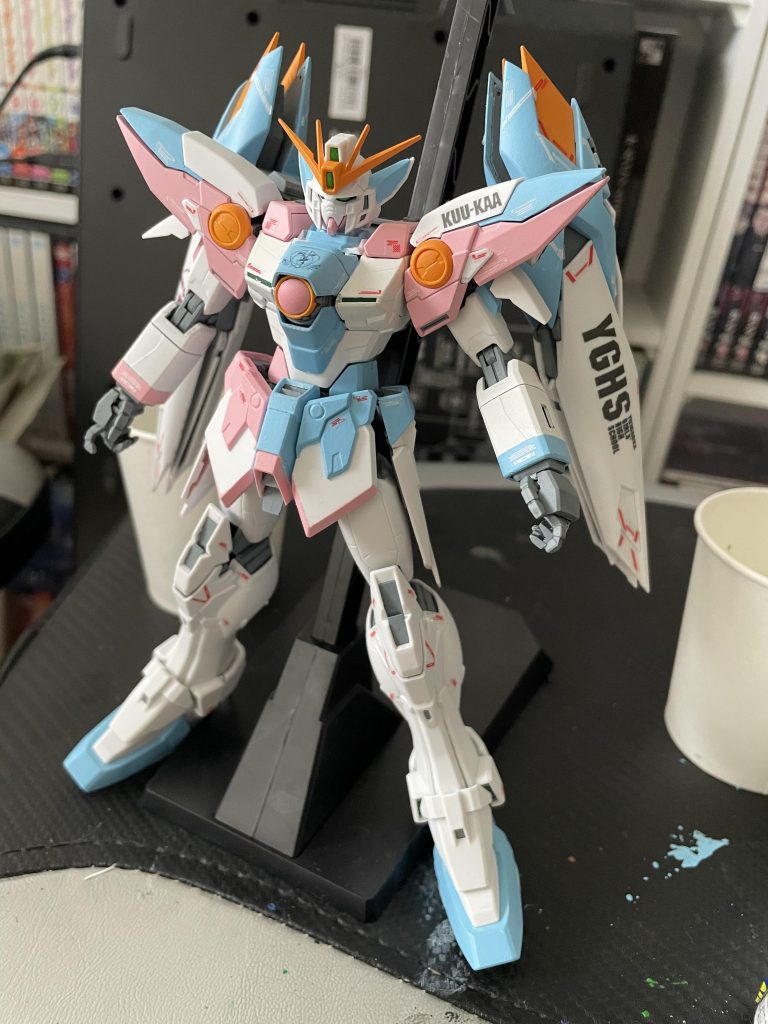 ピカピカ状態。これでもかわいいんですが、やっぱおもちゃっぽいので汚さずにはいられなかった。