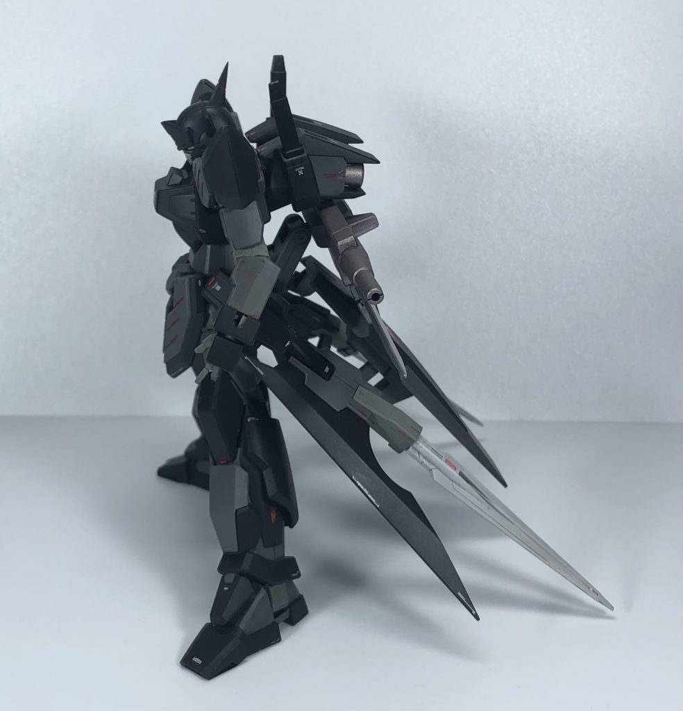 腰にダークハウンドのバインダーとシールドを使って、スカート風に見えるようにしました。