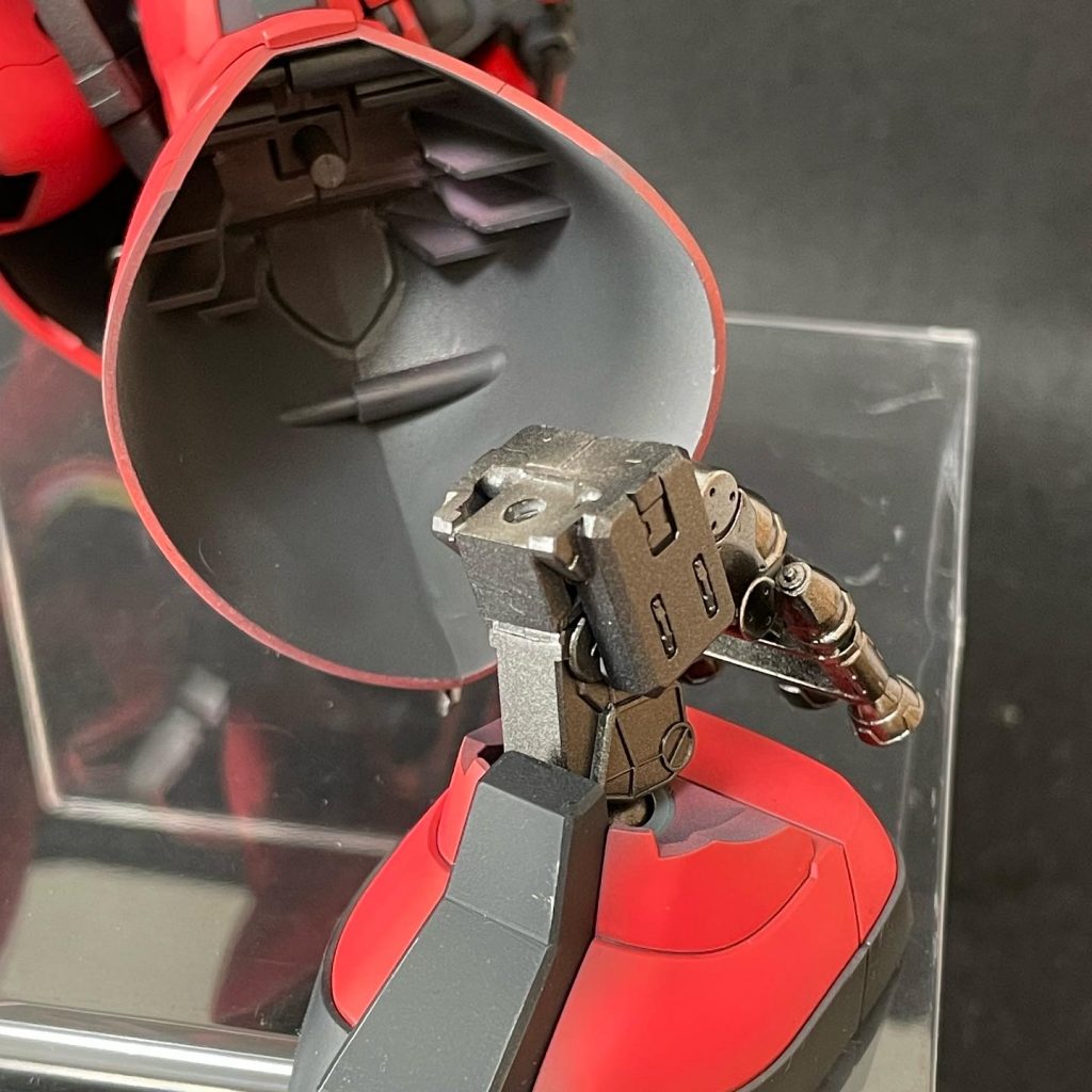 脚部はジャンクパーツで内部フレームを作り構造変更しています。見ての通りMk2の足です… 可動も制限されるけどちらっと覗いた時に嬉しい。