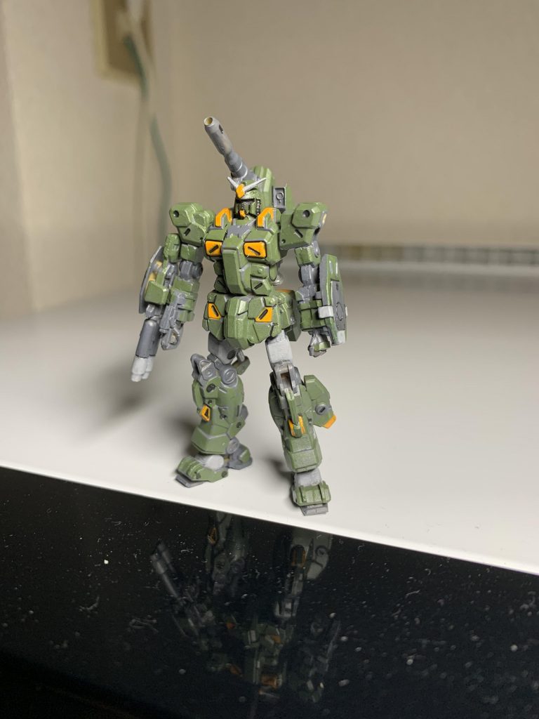 塗料はタミヤアクリルのみ合わせ目は出来るだけ消しました。墨入れも今回はしました（ザクIIIは忘れてました）