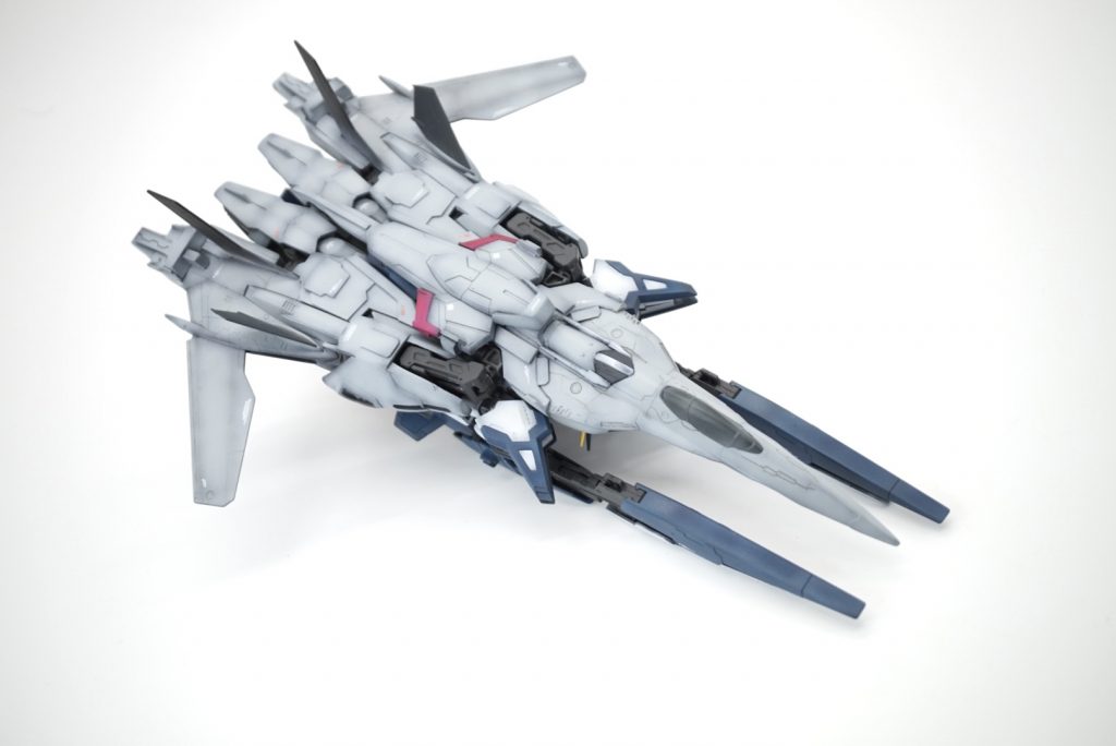 飛行形態上面の隙間埋めだけは気を使いました。比較画像がないですが……こんなん一生使わんだろと思っていたアームアームズかなんかの部品がシールド＆上面カバーにピッタリだったのは驚いた。