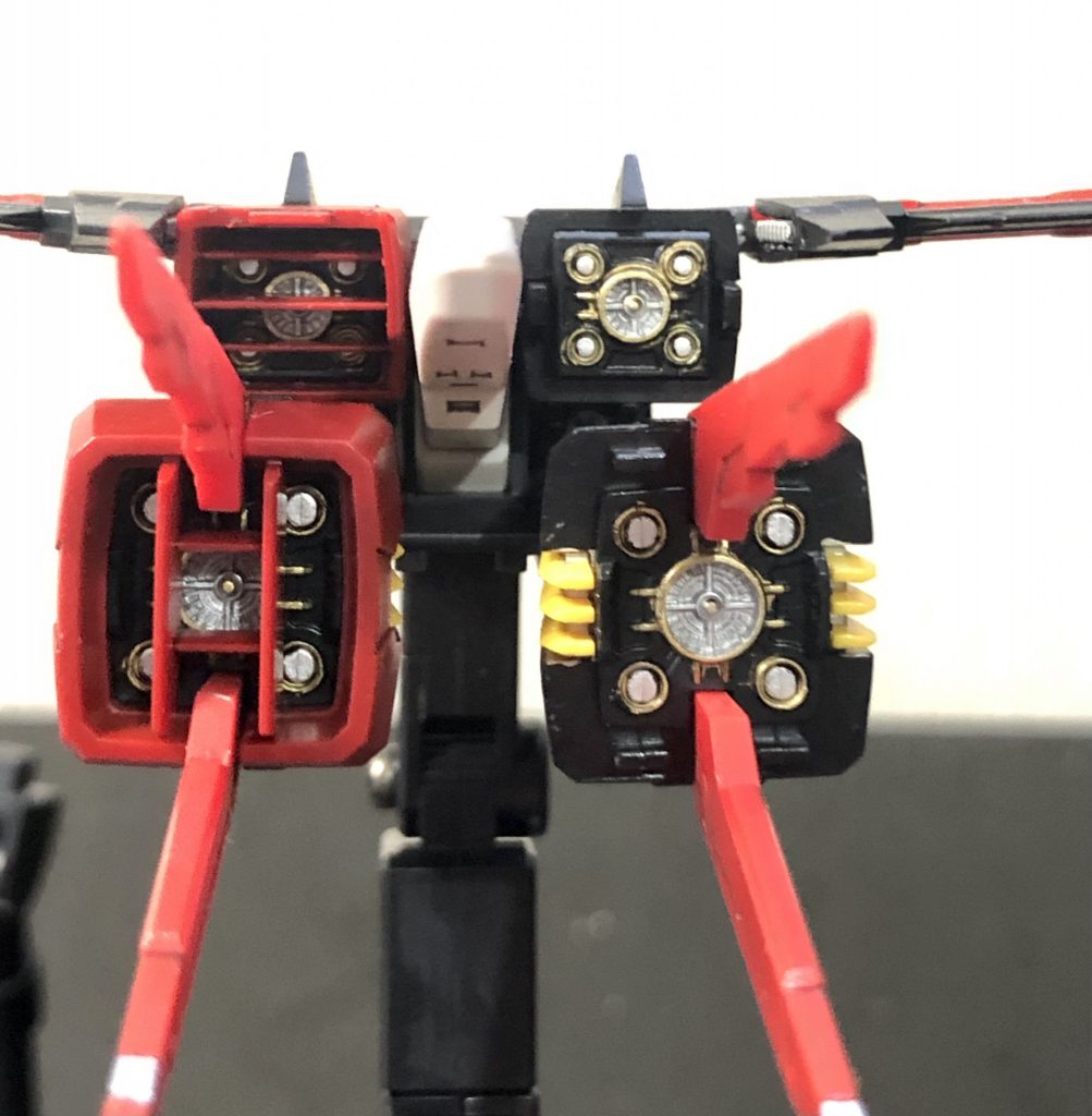 エールストライカーパックの内部ディティールなど見えにくいところも結構塗り分けしてみました。まあ、パーツで隠れてほぼ見えないですけどw