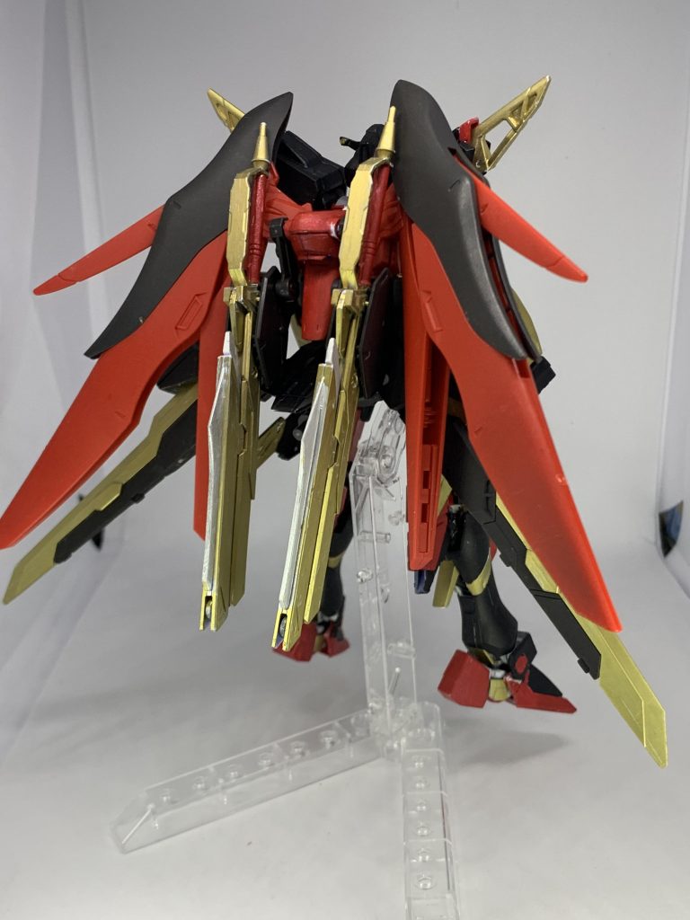 斬撃特化、アスガルドアーマー。こっちもかなり盛った割にはまとまった方。デスティニーとシュバルツリッターのミキシング。手に持つ剣はノートゥングとバルムンク。