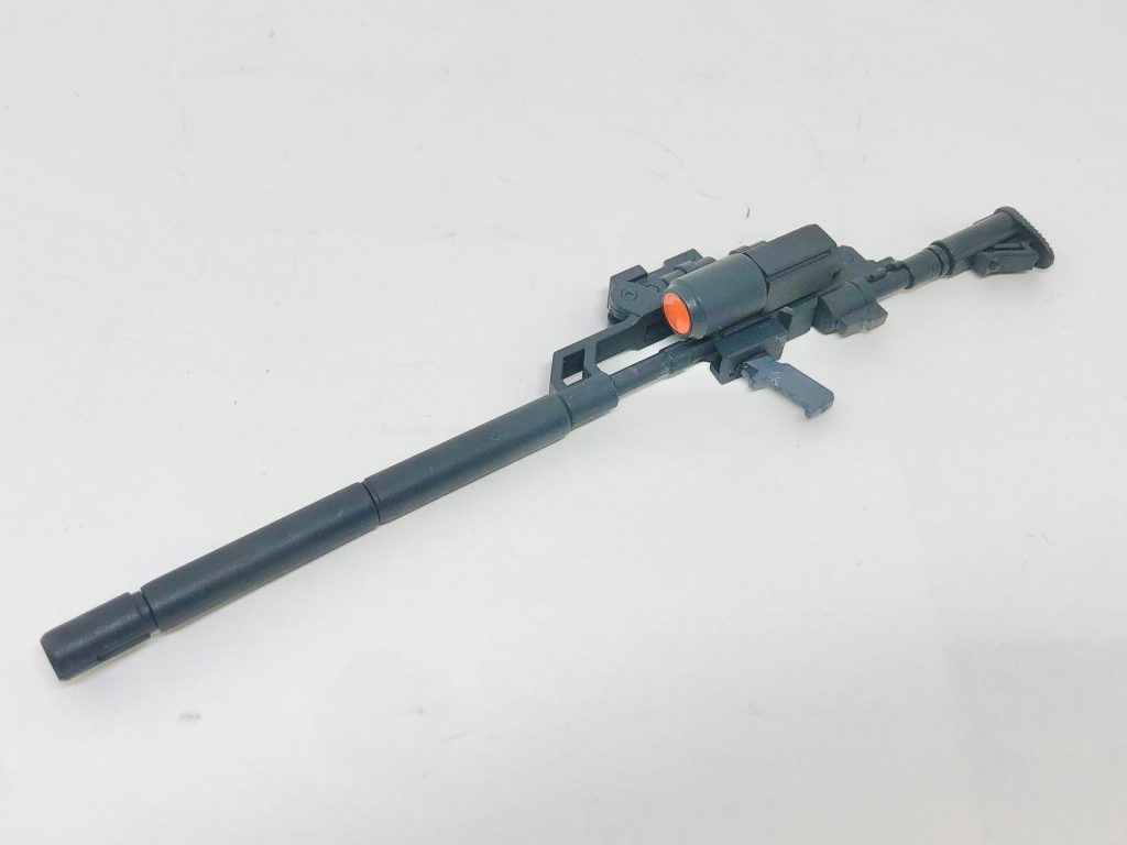 フェダーイン・ライフルの発展型という設定でオリジナル武器を作ってみました。ツインビームスピアにトリガー、スコープ、バレルをくっつけてライフルとしても運用できるようにしました。スコープは蛍光オレンジの上にクリアレジンを流し込んでレンズ感を出しています。