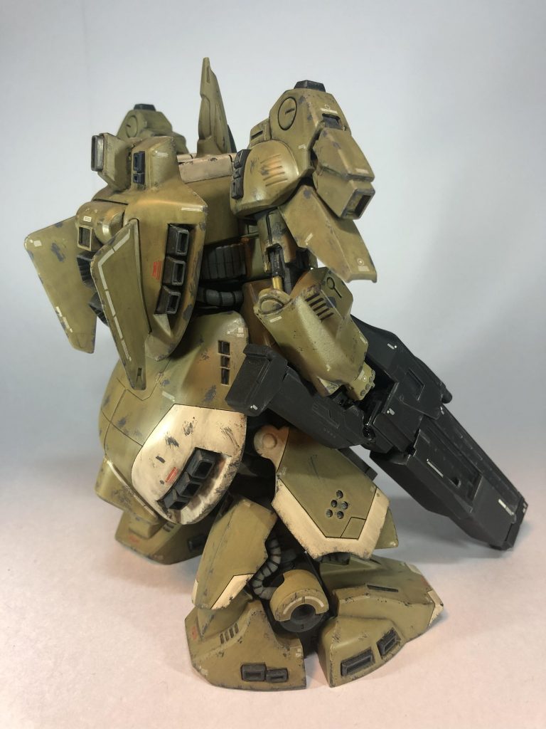 チッピング、ウォッシングで汚しを入れています。