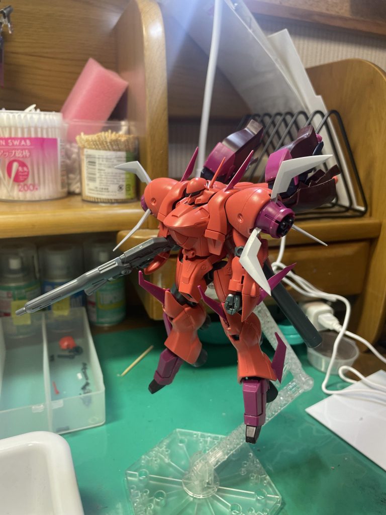 仮組みが終わり、大体の構想時の写真です。ここから合わせ目消し、表面処理、エッジ出しを行いました。この時はまだ配色は全然決まってませんでした…😇