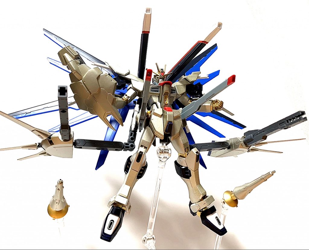 ［スーパーハイマットフルバースト］本機の搭載武器一斉射撃モード。