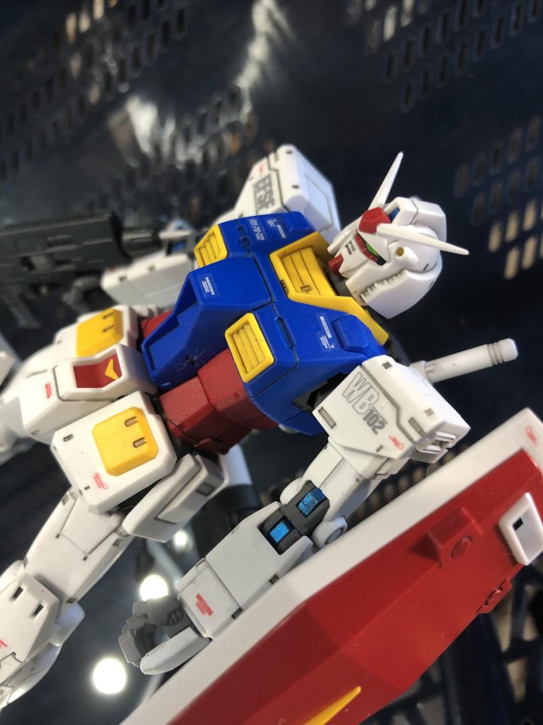 関節部のマグネットコーティングをメタブルーで表現しました。