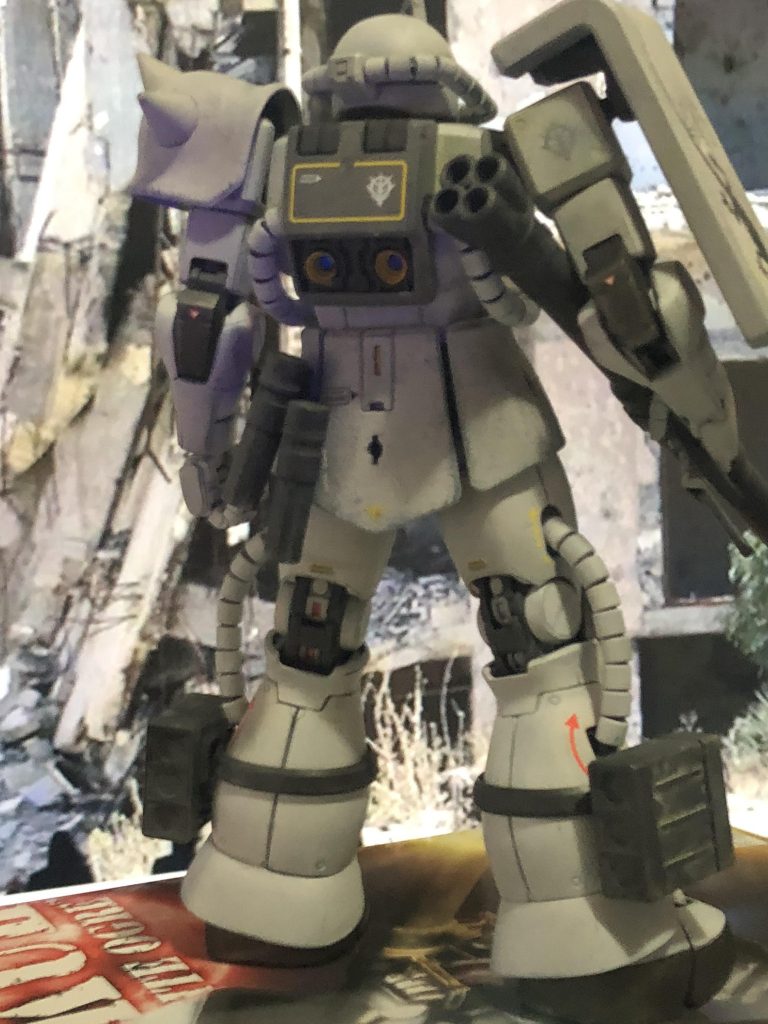 バーニアとモノアイは蛍光塗料で光るように…